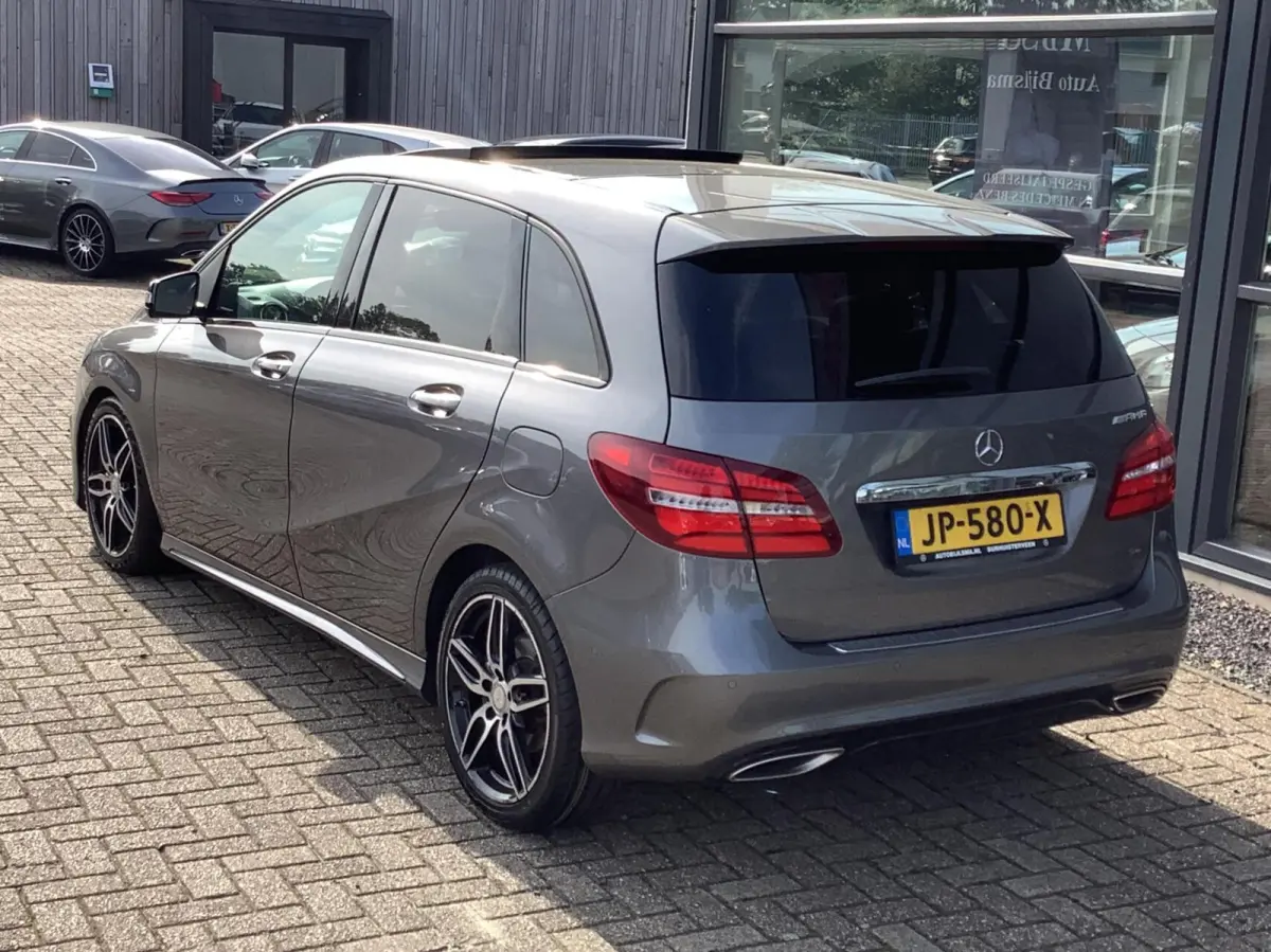 180 AMG Night Edition AMG pakket, Panorama dak, camera, eerste eigenaar