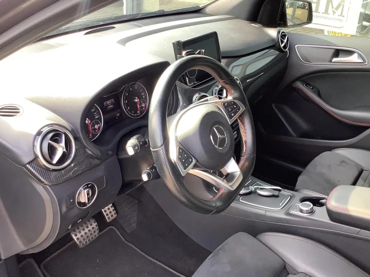 180 AMG Night Edition AMG pakket, Panorama dak, camera, eerste eigenaar