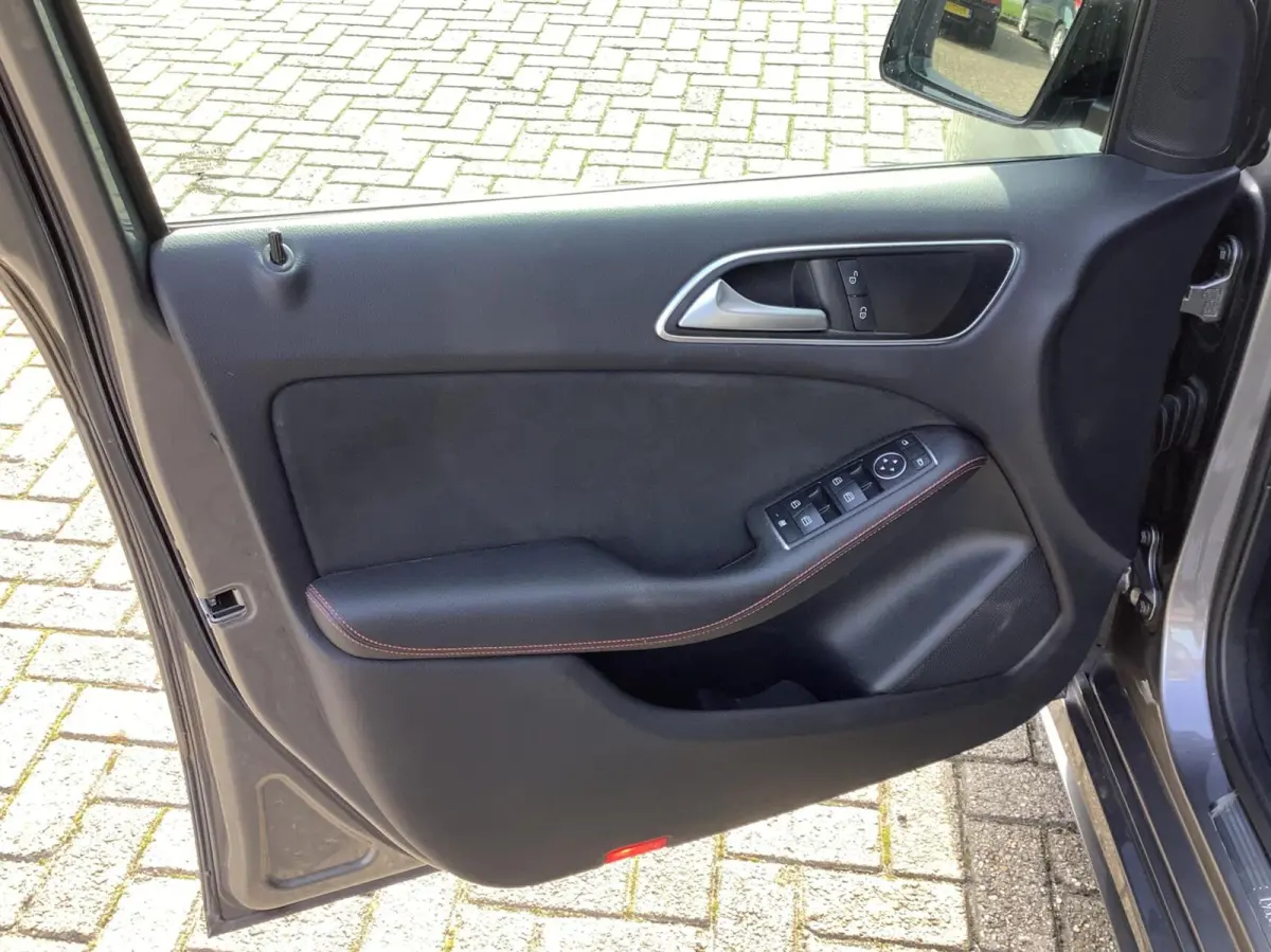 180 AMG Night Edition AMG pakket, Panorama dak, camera, eerste eigenaar