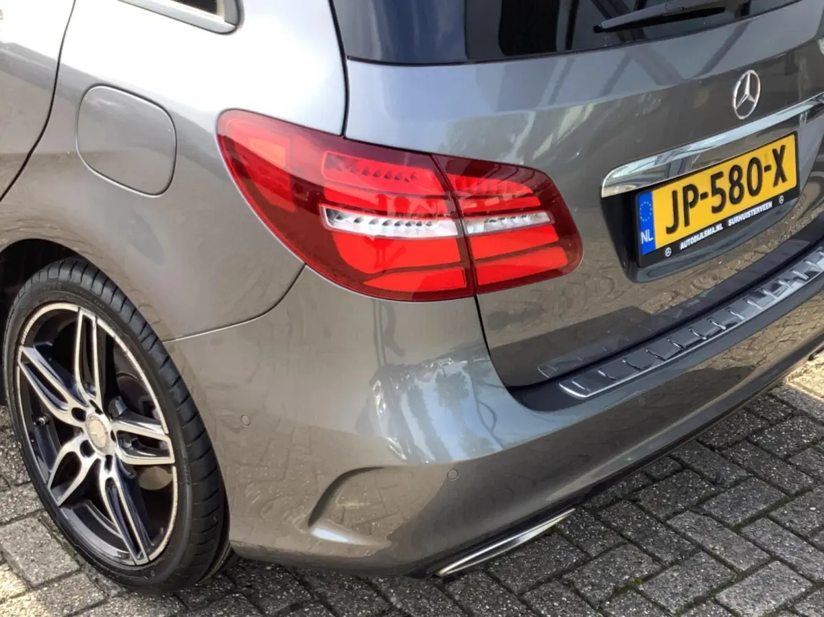 180 AMG Night Edition AMG pakket, Panorama dak, camera, eerste eigenaar