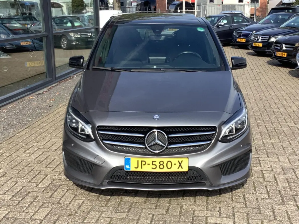 180 AMG Night Edition AMG pakket, Panorama dak, camera, eerste eigenaar