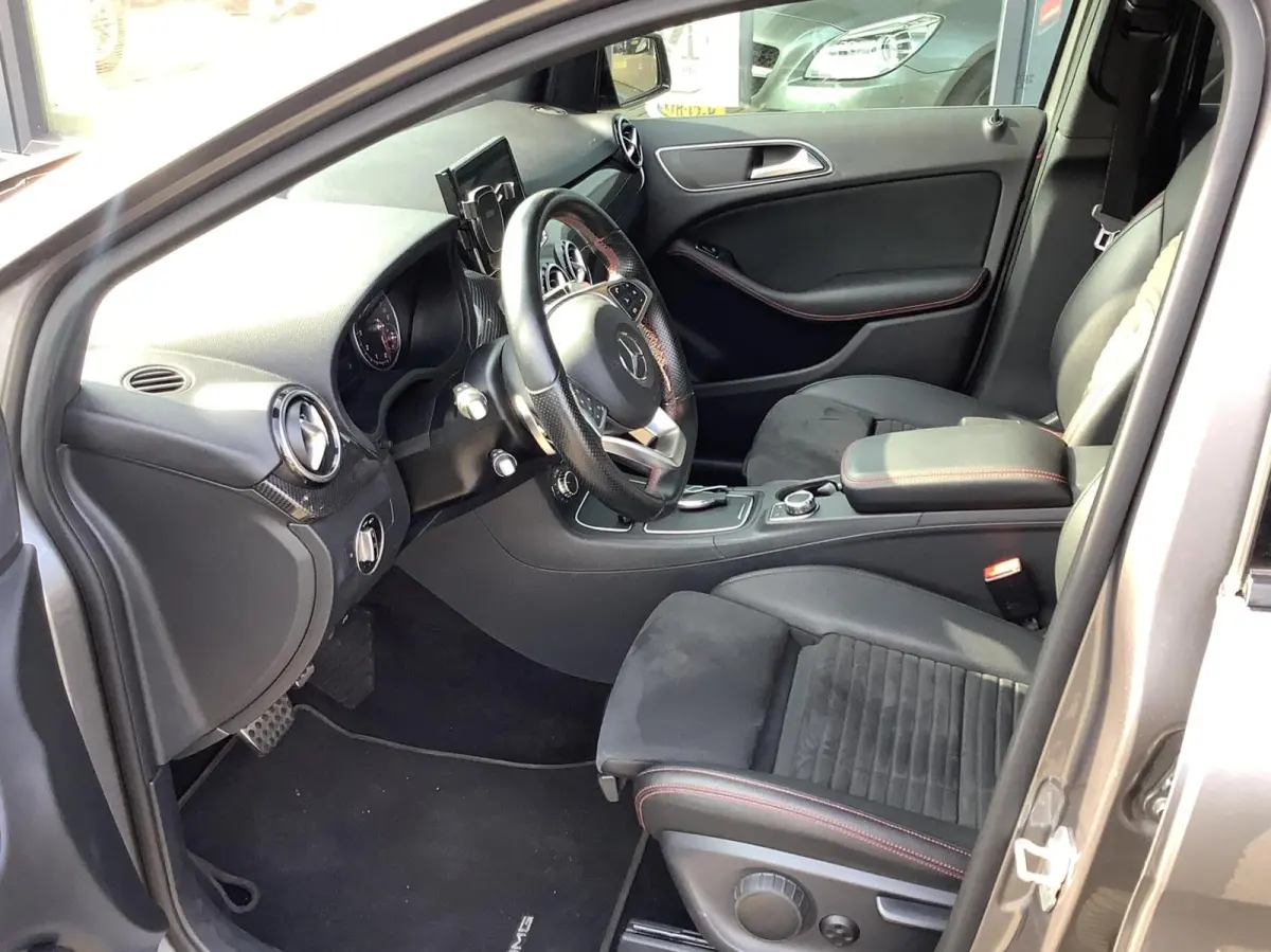 180 AMG Night Edition AMG pakket, Panorama dak, camera, eerste eigenaar
