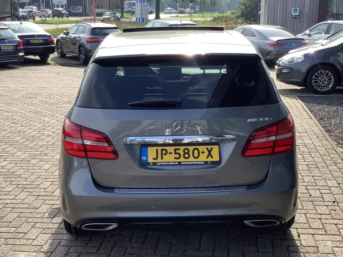 180 AMG Night Edition AMG pakket, Panorama dak, camera, eerste eigenaar
