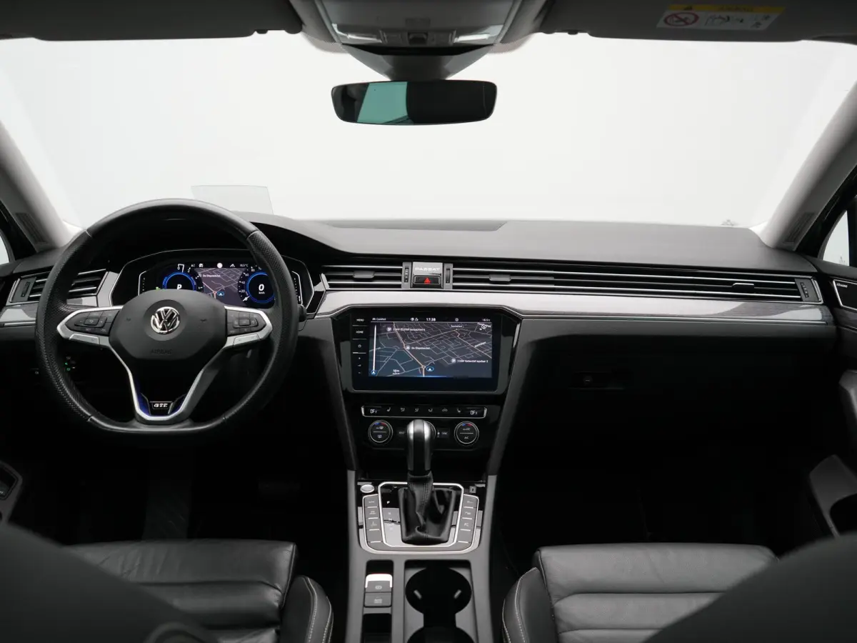 1.4 TSI PHEV GTE Business 218pk Dealer O.H. | Trekhaak Af Fabriek | Panodak | Head Up | Adaptive Cruise | 360 Camera | Dynaudio | Lederen Sportstoelen Memory & Massage | IQ Light | Stoelen &