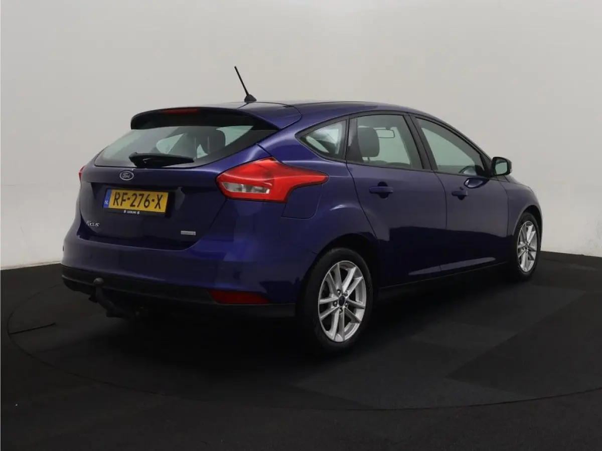 1.0 Lease Edition Trekhaak/4S.Banden/Nav/Ac