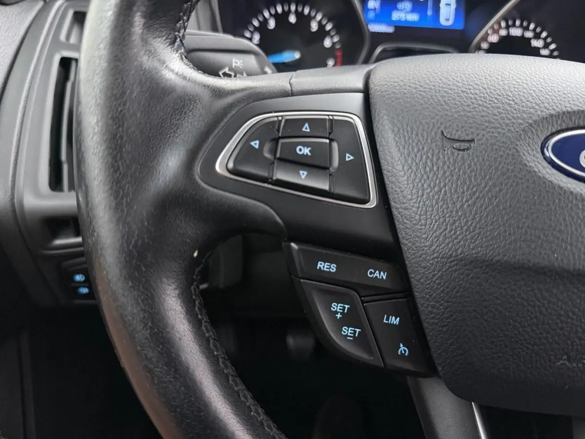 1.0 Lease Edition Trekhaak/4S.Banden/Nav/Ac