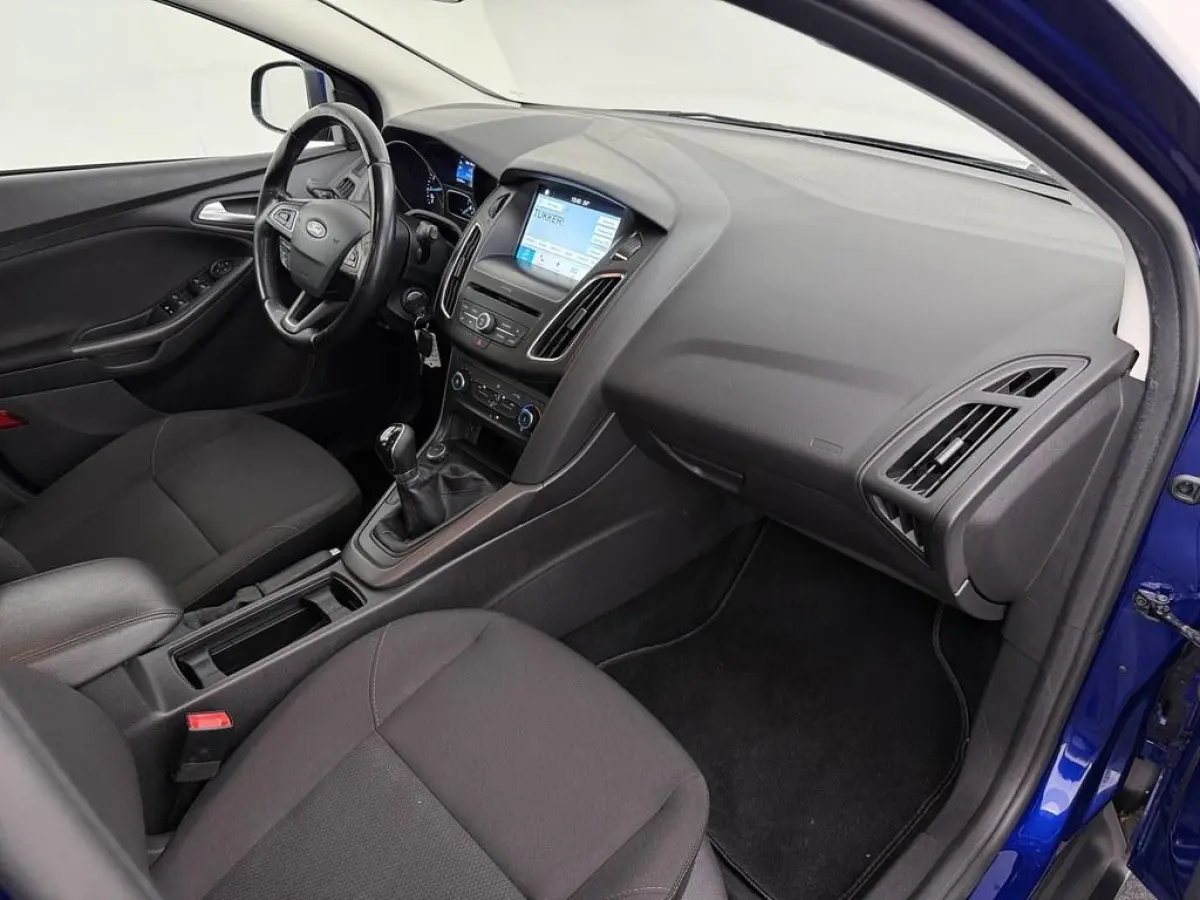 1.0 Lease Edition Trekhaak/4S.Banden/Nav/Ac