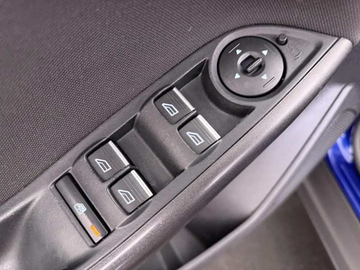 1.0 Lease Edition Trekhaak/4S.Banden/Nav/Ac
