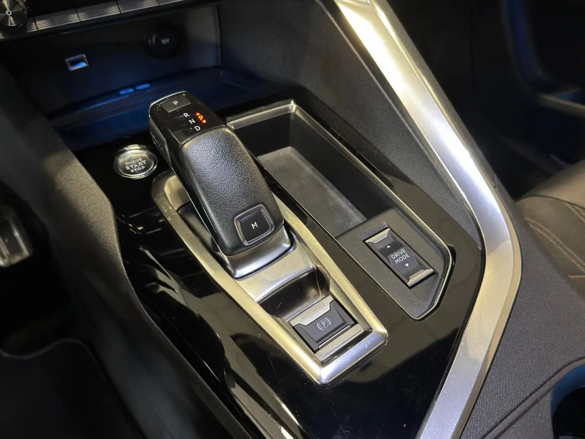 1.2 PureTech GT Line, NAVI/CAMERA,PANORAMA, CRUISE