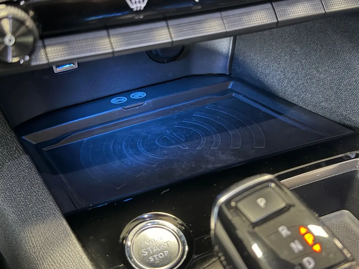 1.2 PureTech GT Line, NAVI/CAMERA,PANORAMA, CRUISE