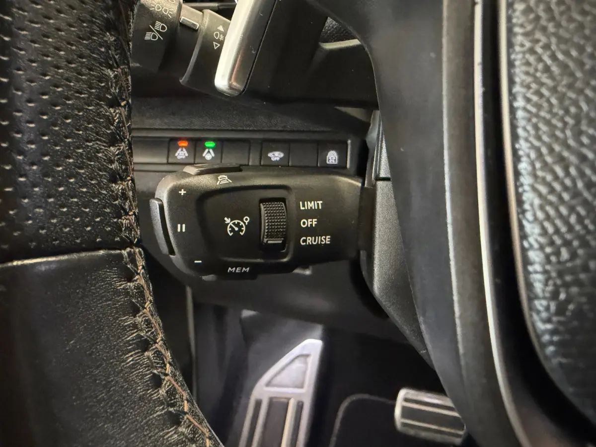 1.2 PureTech GT Line, NAVI/CAMERA,PANORAMA, CRUISE