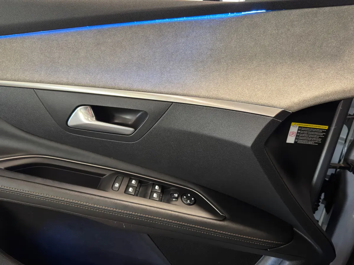 1.2 PureTech GT Line, NAVI/CAMERA,PANORAMA, CRUISE