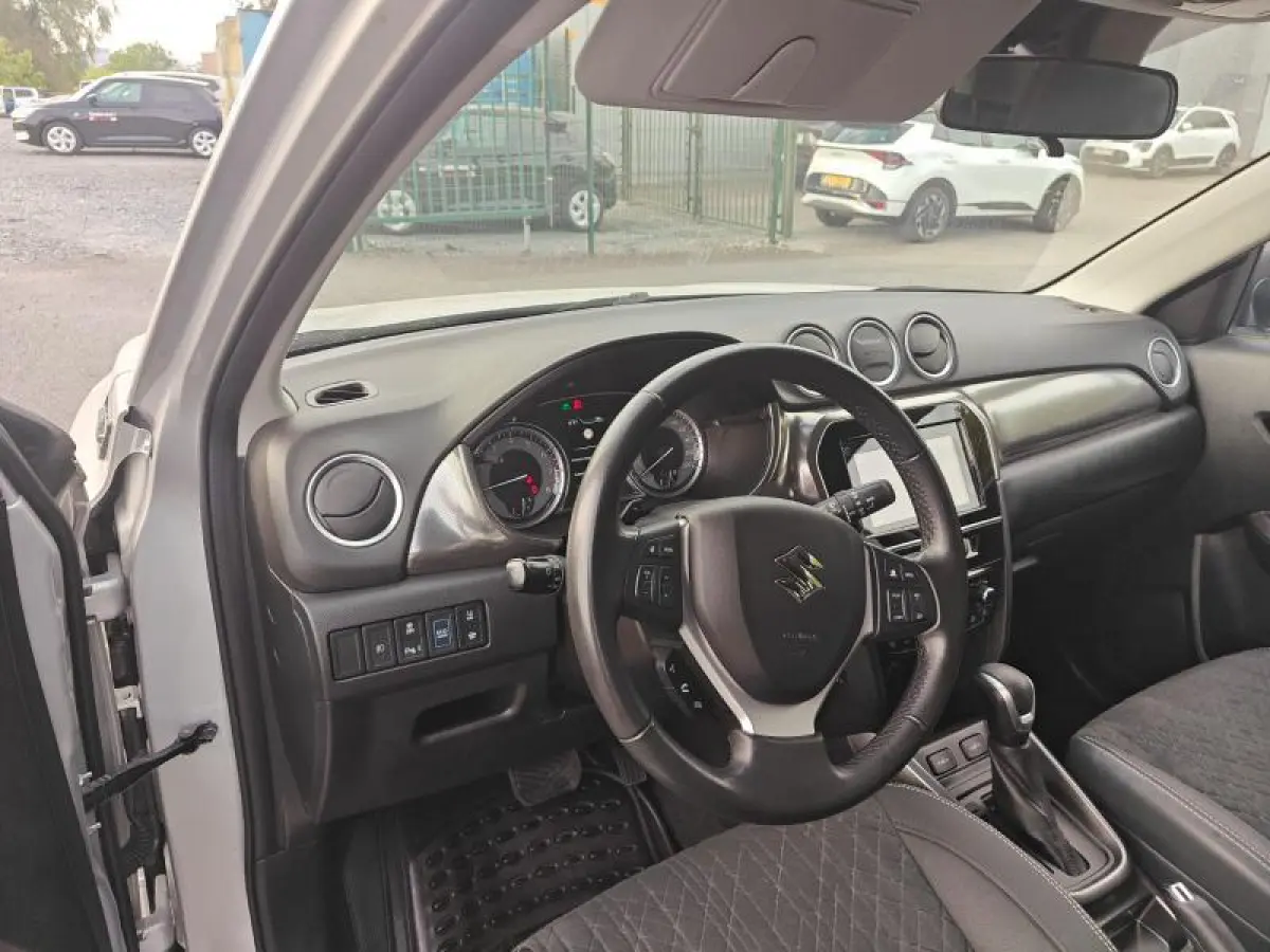 1.5 HYBRID STYLE AUTOMAAT Keyless | Dodehoeksensoren | Navi | Adaptive Cruise