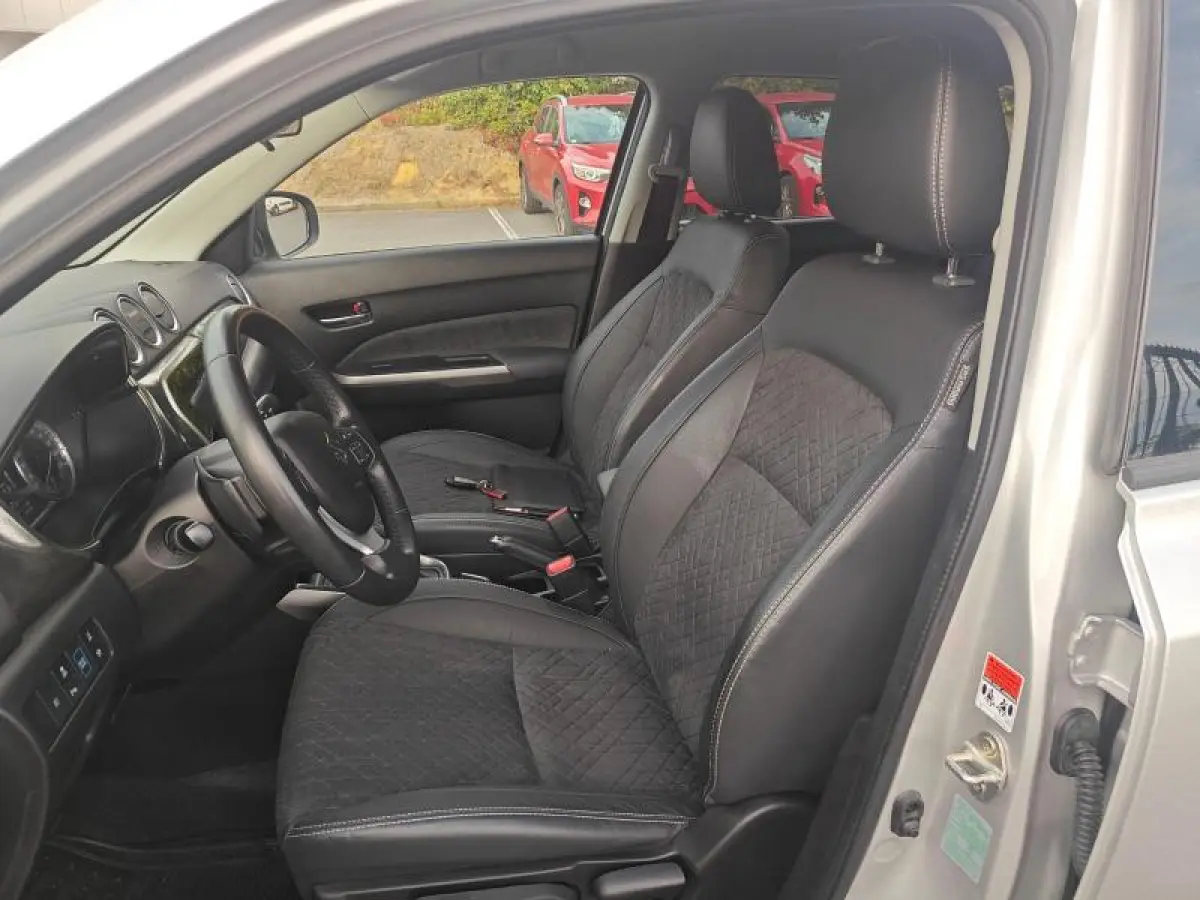 1.5 HYBRID STYLE AUTOMAAT Keyless | Dodehoeksensoren | Navi | Adaptive Cruise