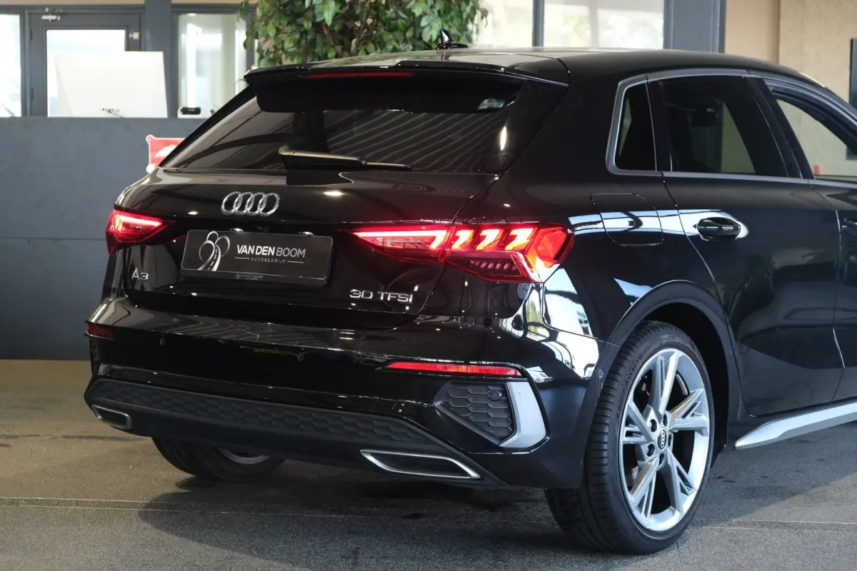 30 TFSI 2x S-line Leder Matrix Camera Led
