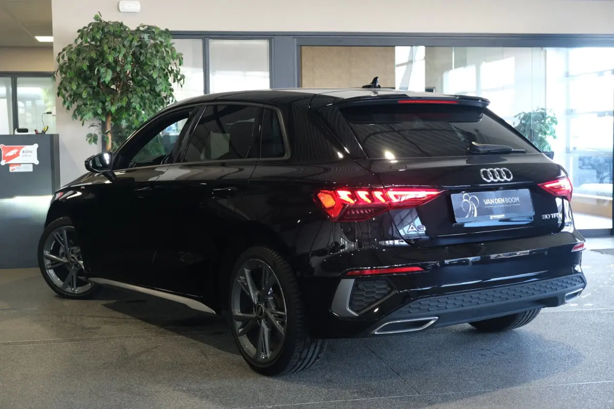 30 TFSI 2x S-line Leder Matrix Camera Led