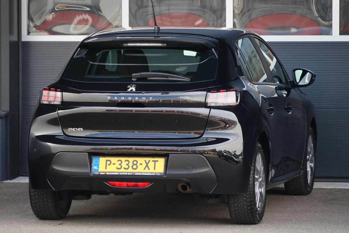 1.2 PureTech Active Pack, NL, PDC, CarPlay, L.M.