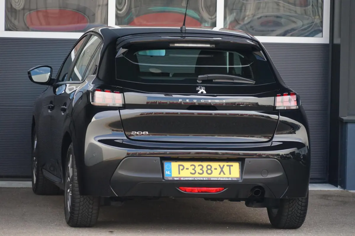 1.2 PureTech Active Pack, NL, PDC, CarPlay, L.M.