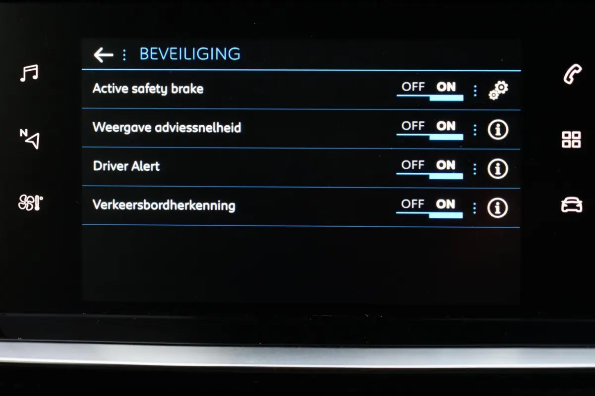 1.2 PureTech Active Pack, NL, PDC, CarPlay, L.M.