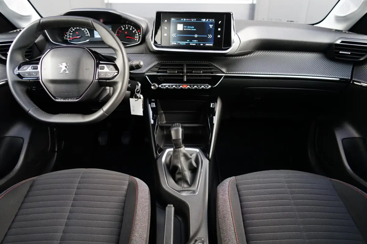 1.2 PureTech Active Pack, NL, PDC, CarPlay, L.M.