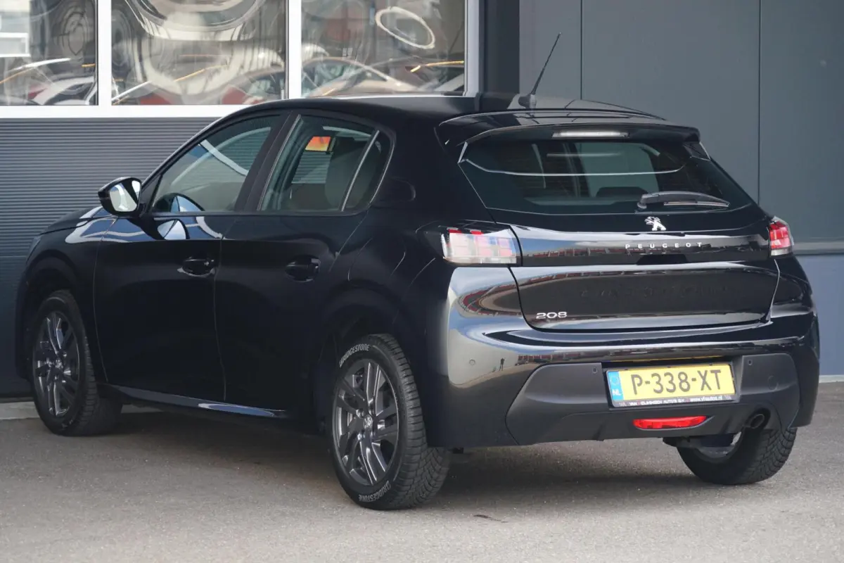 1.2 PureTech Active Pack, NL, PDC, CarPlay, L.M.