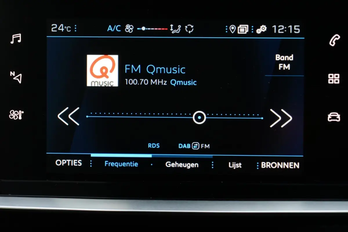 1.2 PureTech Active Pack, NL, PDC, CarPlay, L.M.