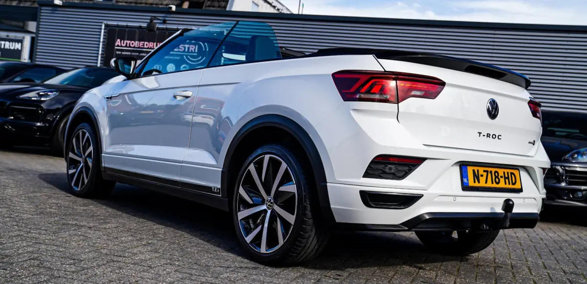 1.5 TSI R-Line | Luxe Leder | Ruitjes leer | Trekhaak | Stoelverwarming | Facelift | Vlak R-line Stuur |