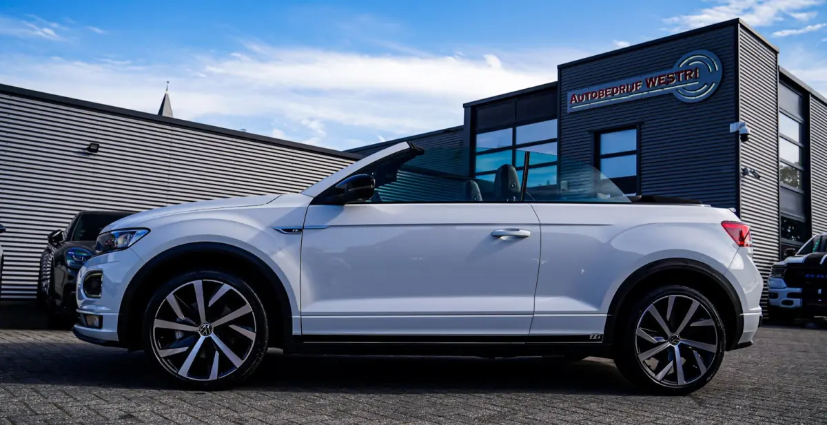1.5 TSI R-Line | Luxe Leder | Ruitjes leer | Trekhaak | Stoelverwarming | Facelift | Vlak R-line Stuur |