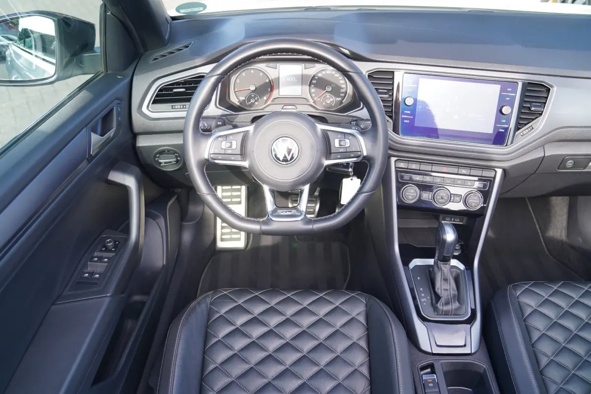 1.5 TSI R-Line | Luxe Leder | Ruitjes leer | Trekhaak | Stoelverwarming | Facelift | Vlak R-line Stuur |