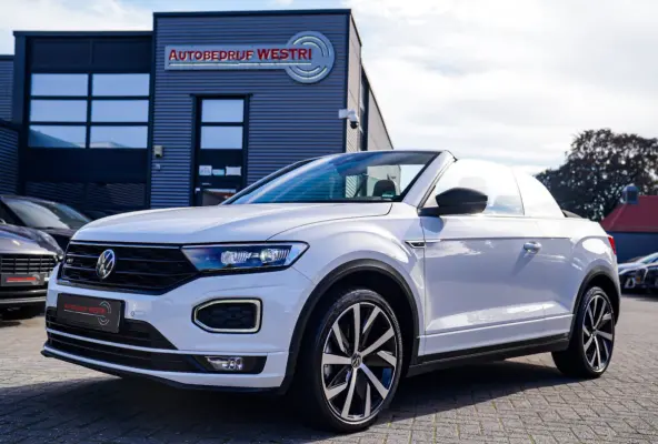 1.5 TSI R-Line | Luxe Leder | Ruitjes leer | Trekhaak | Stoelverwarming | Facelift | Vlak R-line Stuur |