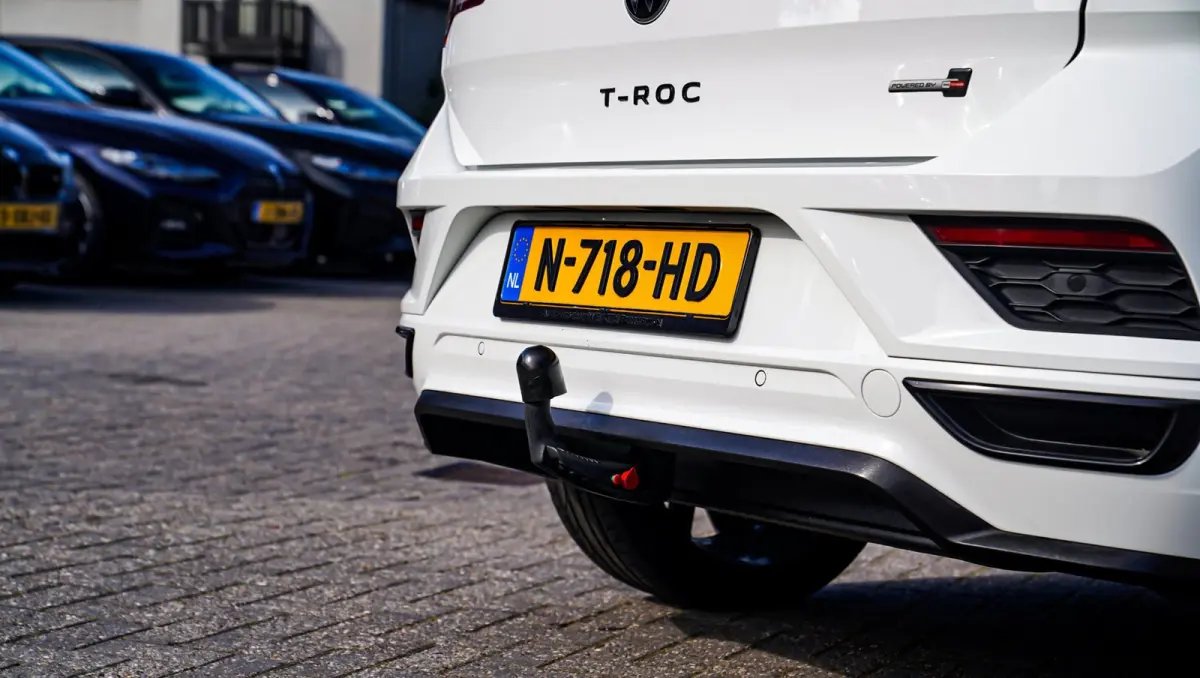 1.5 TSI R-Line | Luxe Leder | Ruitjes leer | Trekhaak | Stoelverwarming | Facelift | Vlak R-line Stuur |