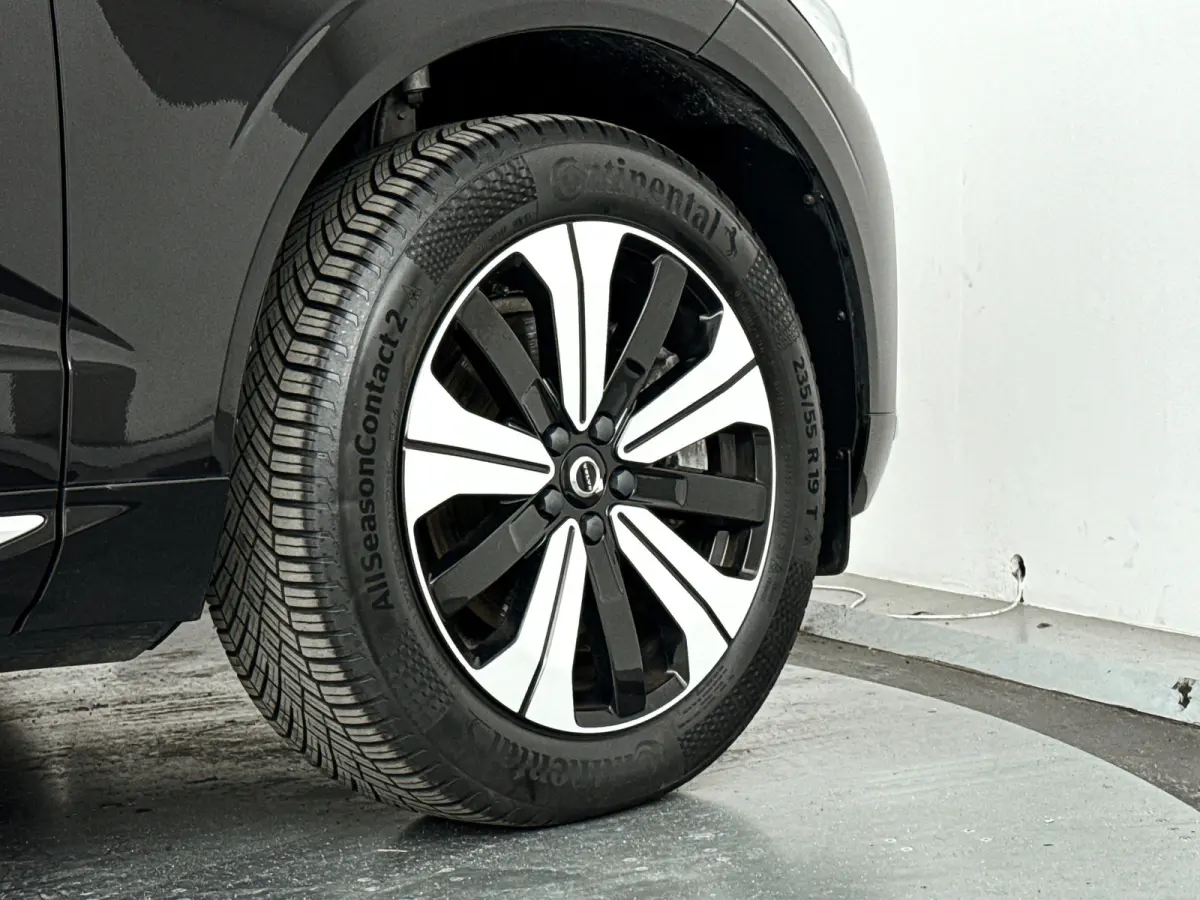 T6 Plug-in hybrid AWD Plus Bright | Panoramadak | Parkeercamera | Stoel- en Stuurverwarming