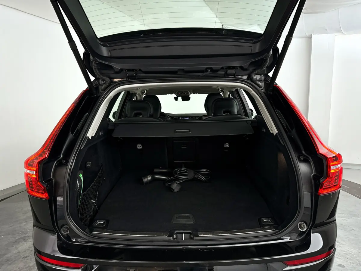 T6 Plug-in hybrid AWD Plus Bright | Panoramadak | Parkeercamera | Stoel- en Stuurverwarming