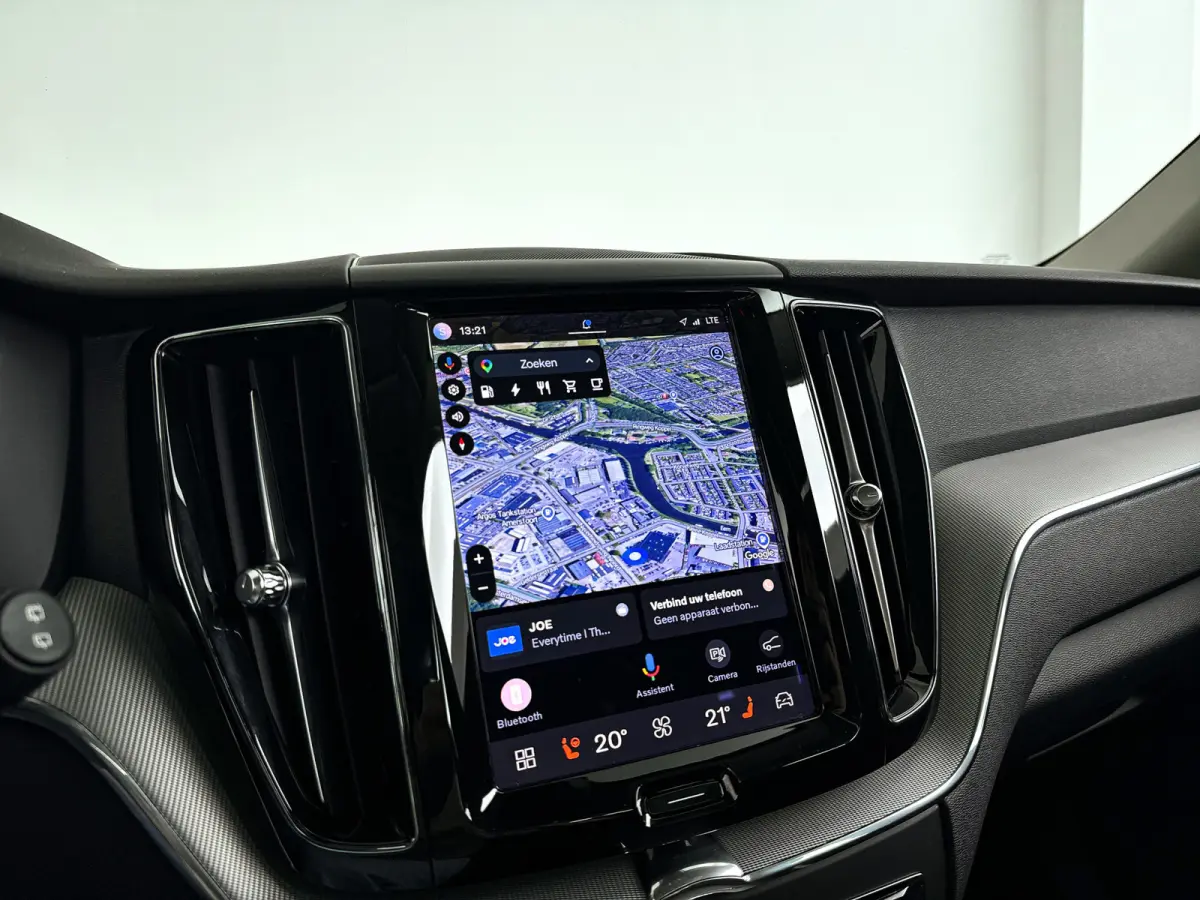 T6 Plug-in hybrid AWD Plus Bright | Panoramadak | Parkeercamera | Stoel- en Stuurverwarming