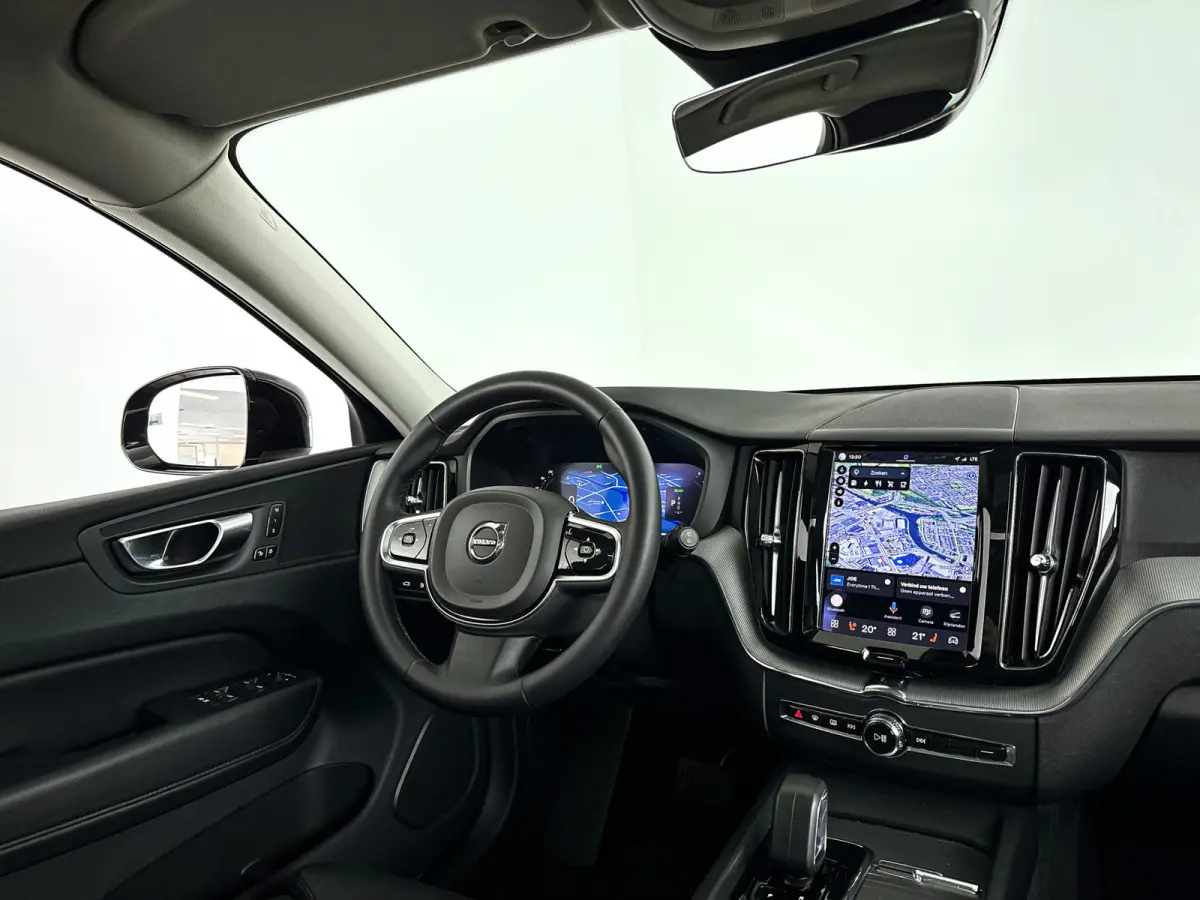 T6 Plug-in hybrid AWD Plus Bright | Panoramadak | Parkeercamera | Stoel- en Stuurverwarming