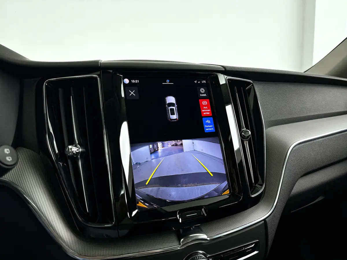 T6 Plug-in hybrid AWD Plus Bright | Panoramadak | Parkeercamera | Stoel- en Stuurverwarming