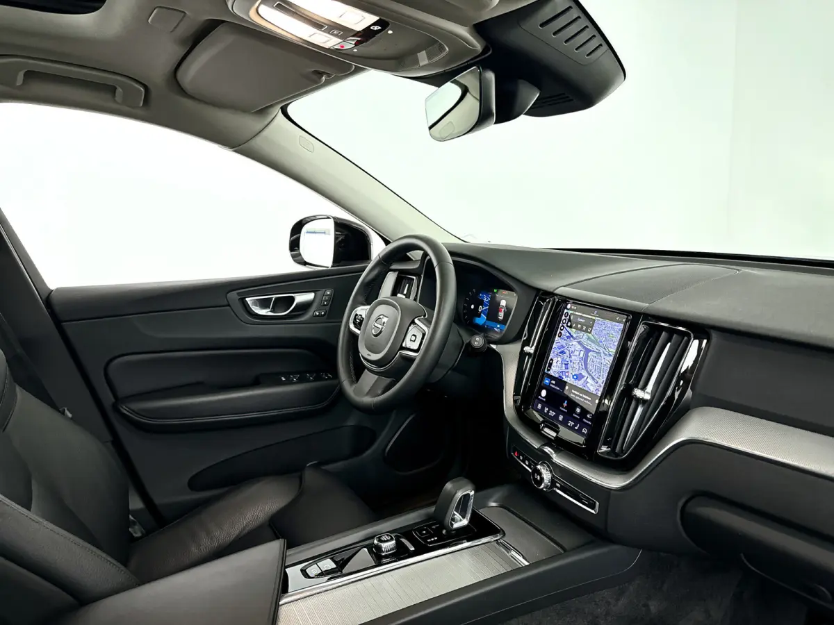 T6 Plug-in hybrid AWD Plus Bright | Panoramadak | Parkeercamera | Stoel- en Stuurverwarming