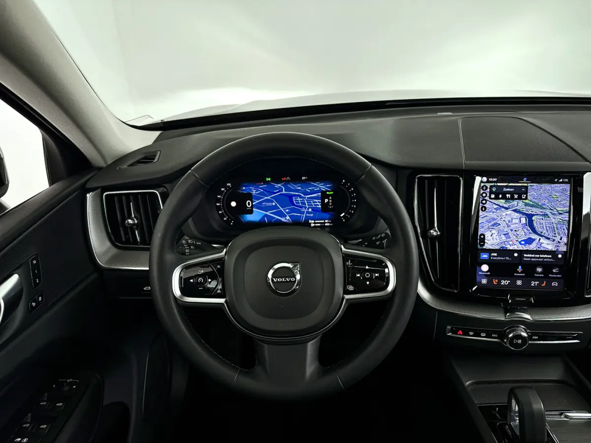 T6 Plug-in hybrid AWD Plus Bright | Panoramadak | Parkeercamera | Stoel- en Stuurverwarming