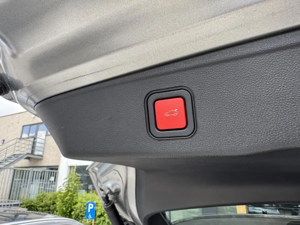1ST EDITION 54 kWh Dodehoeksensoren | Elek. achterklep | Draadloze lader