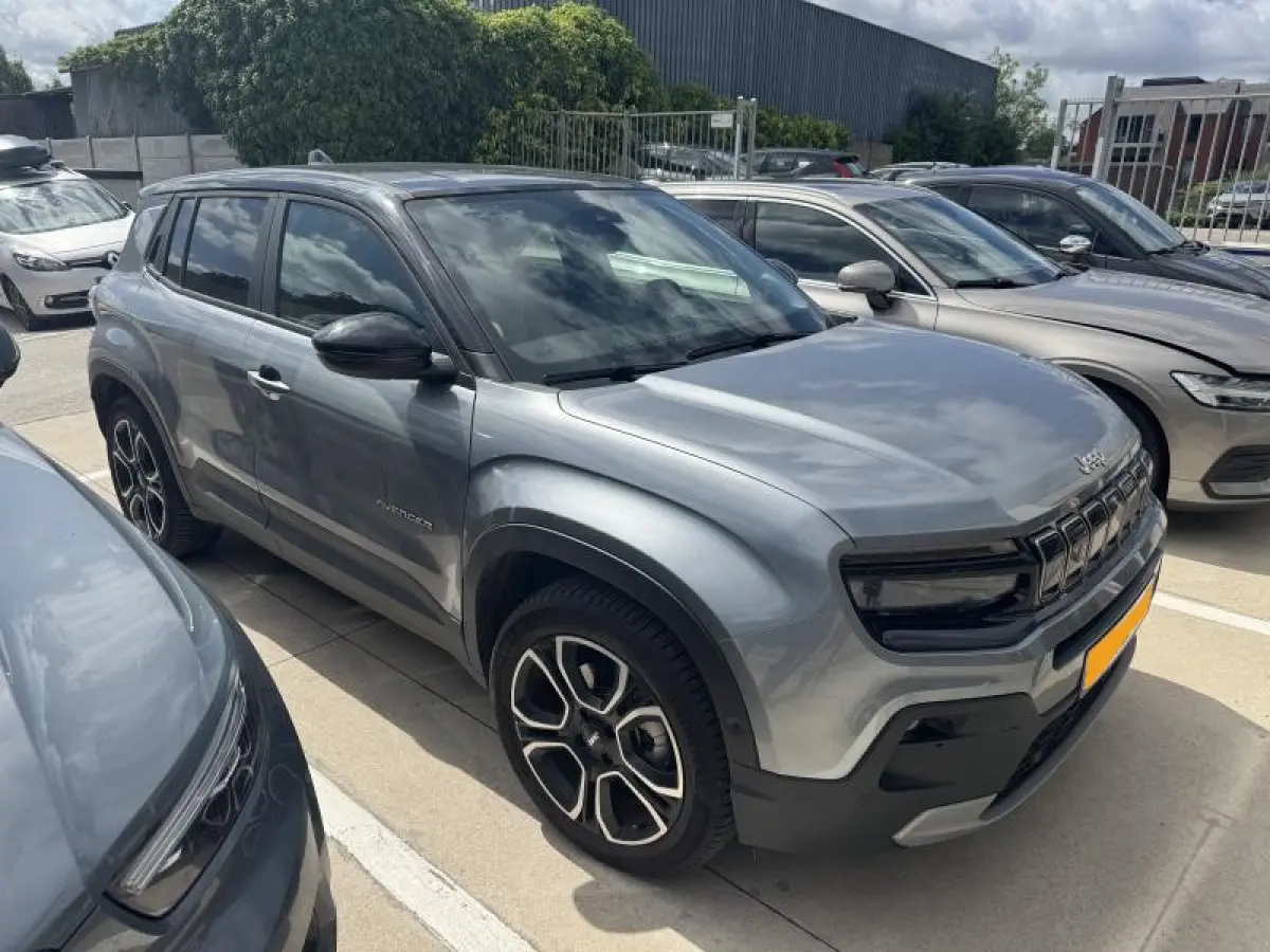 1ST EDITION 54 kWh Dodehoeksensoren | Elek. achterklep | Draadloze lader
