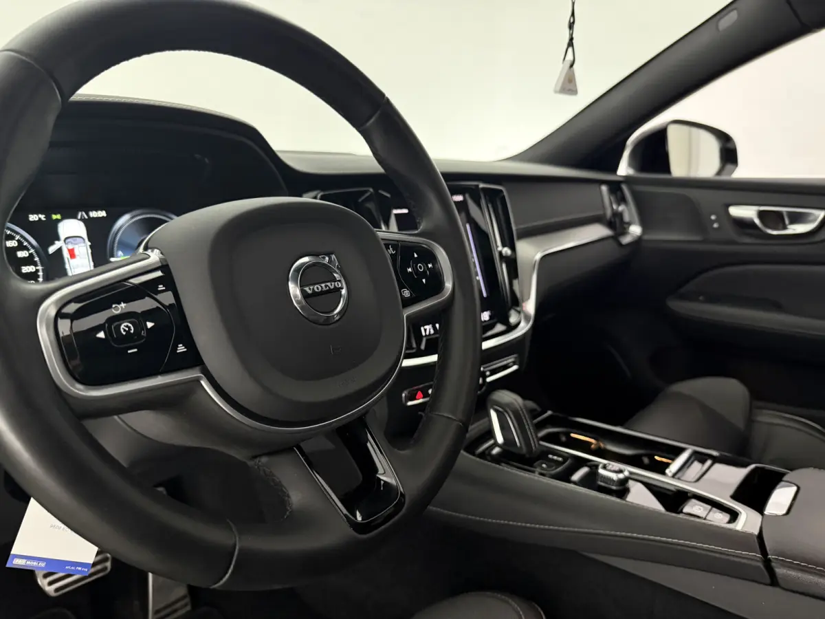 2.0 T6 Recharge AWD R-Design | Pano | Memory | 360° | H/K | Virtual | Carplay | Cruise | LED