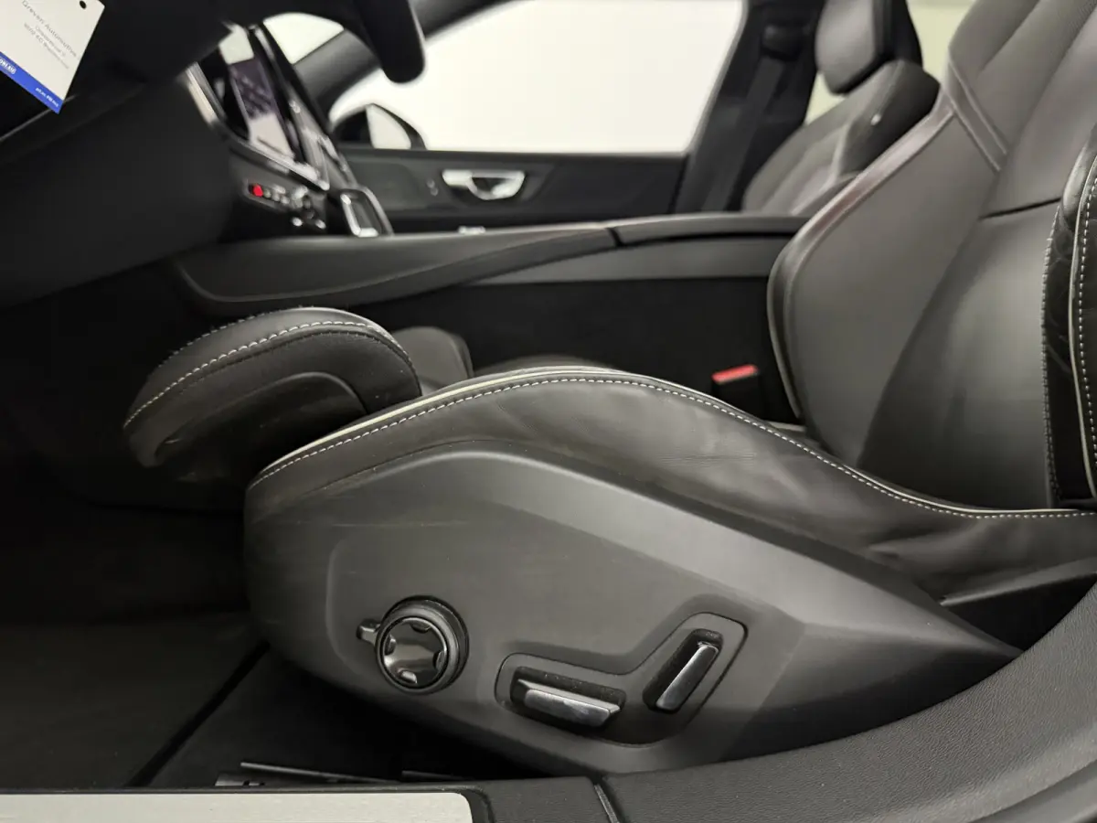2.0 T6 Recharge AWD R-Design | Pano | Memory | 360° | H/K | Virtual | Carplay | Cruise | LED