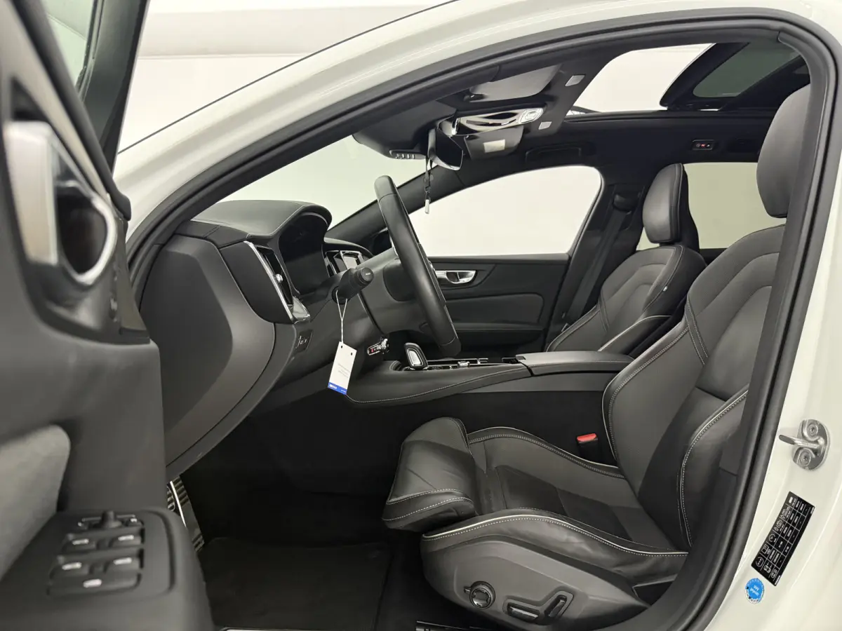 2.0 T6 Recharge AWD R-Design | Pano | Memory | 360° | H/K | Virtual | Carplay | Cruise | LED