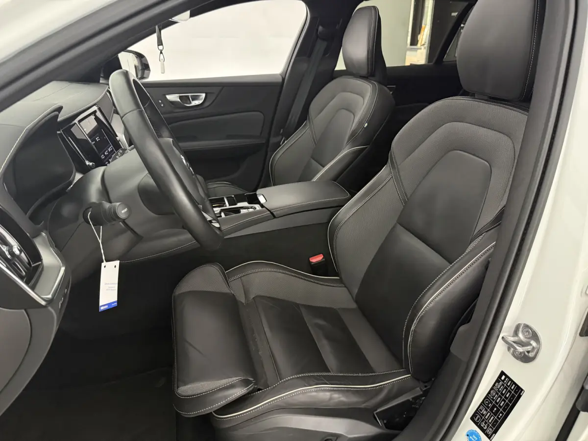 2.0 T6 Recharge AWD R-Design | Pano | Memory | 360° | H/K | Virtual | Carplay | Cruise | LED