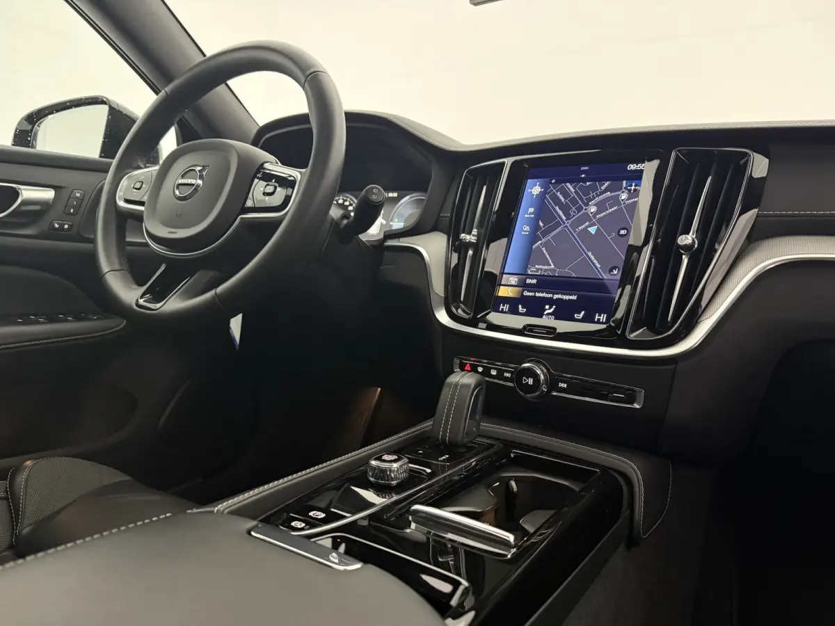 2.0 T6 Recharge AWD R-Design | Pano | Memory | 360° | H/K | Virtual | Carplay | Cruise | LED
