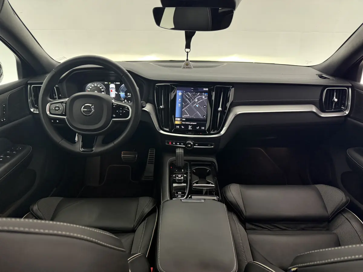 2.0 T6 Recharge AWD R-Design | Pano | Memory | 360° | H/K | Virtual | Carplay | Cruise | LED