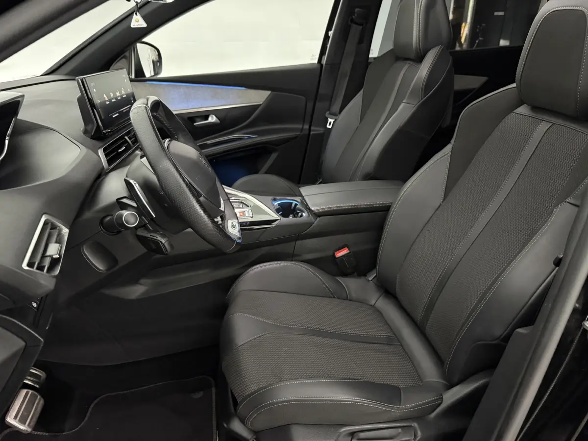1.2 PureTech GT Black Edition | 7p | Pano | Sfeer | Virtual | Focal Audio | Cruise | Camera | Carplay | NAP