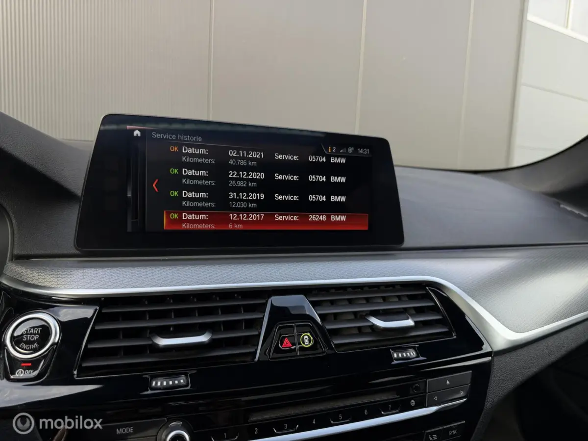 520I Touring High Executive/Pano/Leder/M pakket/Ambient