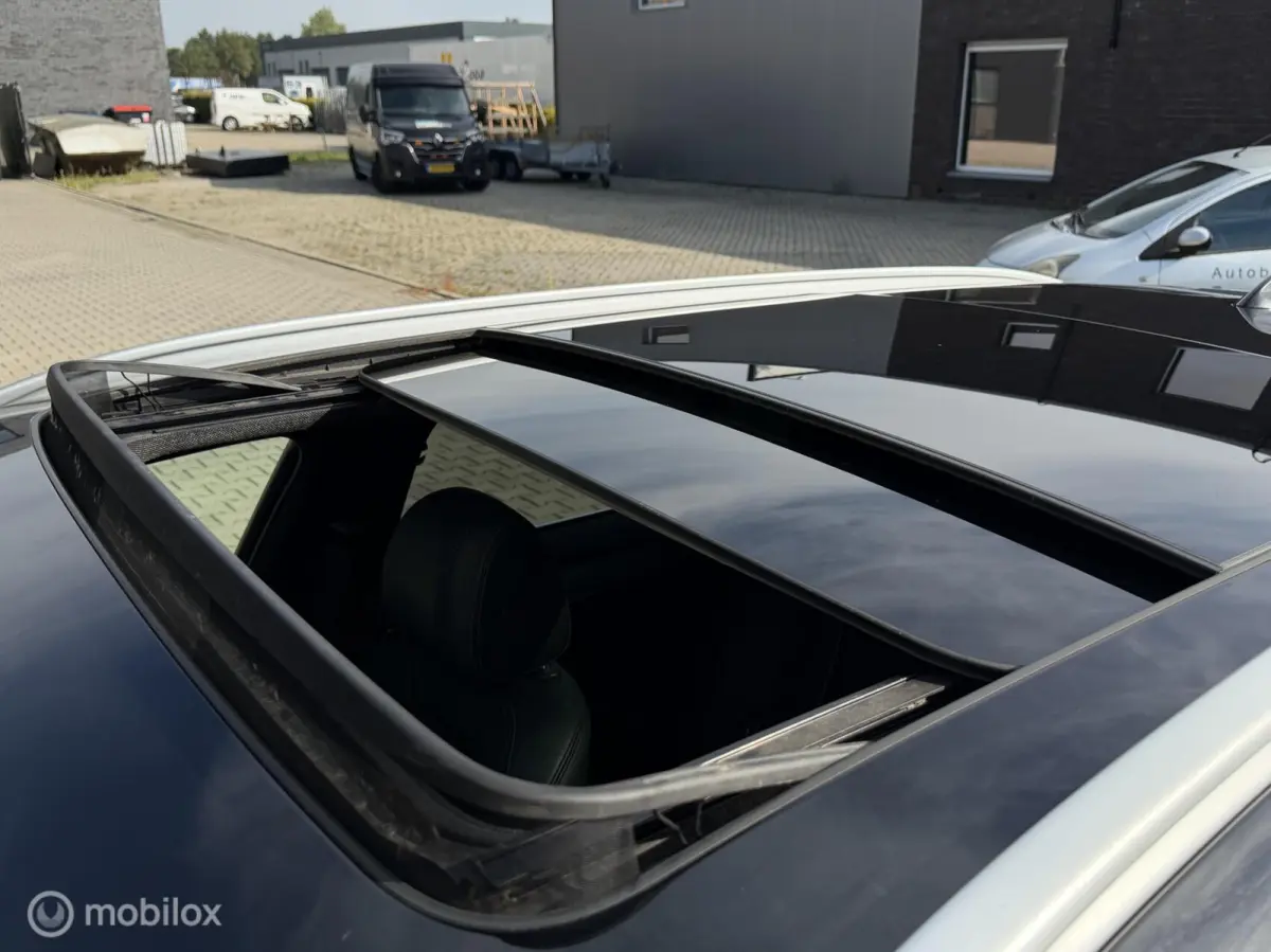520I Touring High Executive/Pano/Leder/M pakket/Ambient