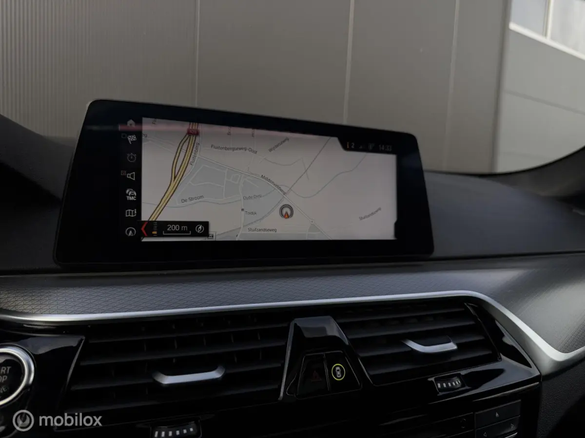 520I Touring High Executive/Pano/Leder/M pakket/Ambient